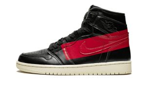 Air Jordan 1 Retro High OG Defiant Couture