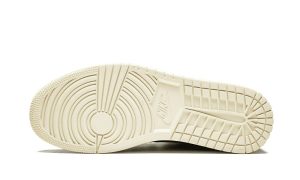 Air Jordan 1 Retro High OG Defiant Couture
