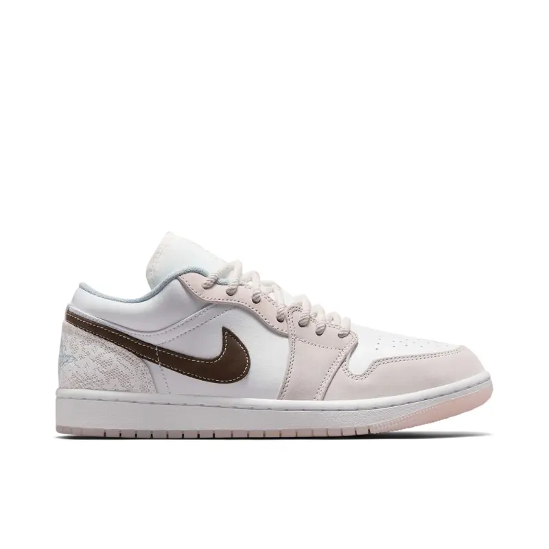 Air Jordan 1 Low Coral (W)
