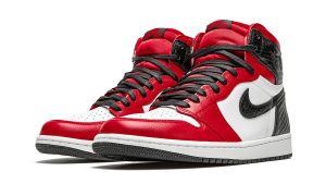 Air Jordan 1 Retro High Satin Snake Chicago (W)