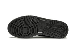 Air Jordan 1 Mid Reverse Bred