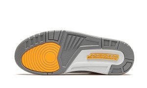 Air Jordan 3 Retro Laser Orange (W)