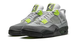Air Jordan 4 Retro SE 95 Neon