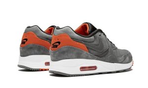 Nike Size? X Nike Air Max Light