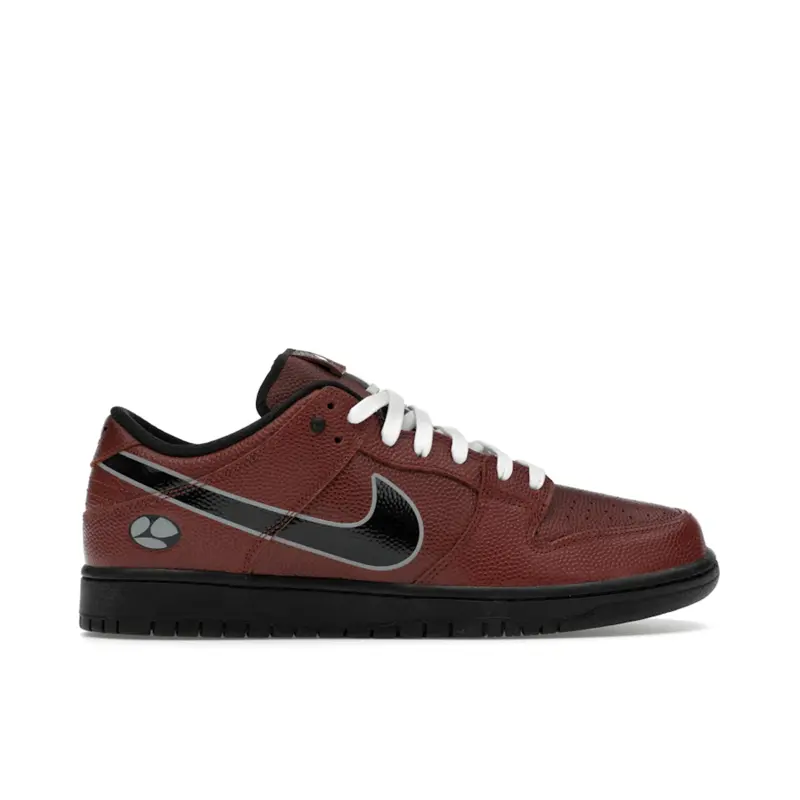 Nike SB Dunk Low Limosine Skateboards