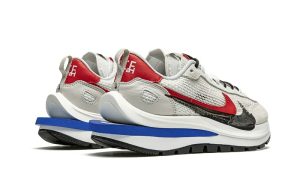 Nike x Sacai VaporWaffle Royal Fuchsia
